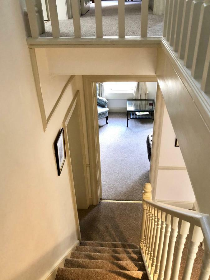 Lauras Townhouse Apartments Lansdown Slope Townhouse Bath Exterior photo